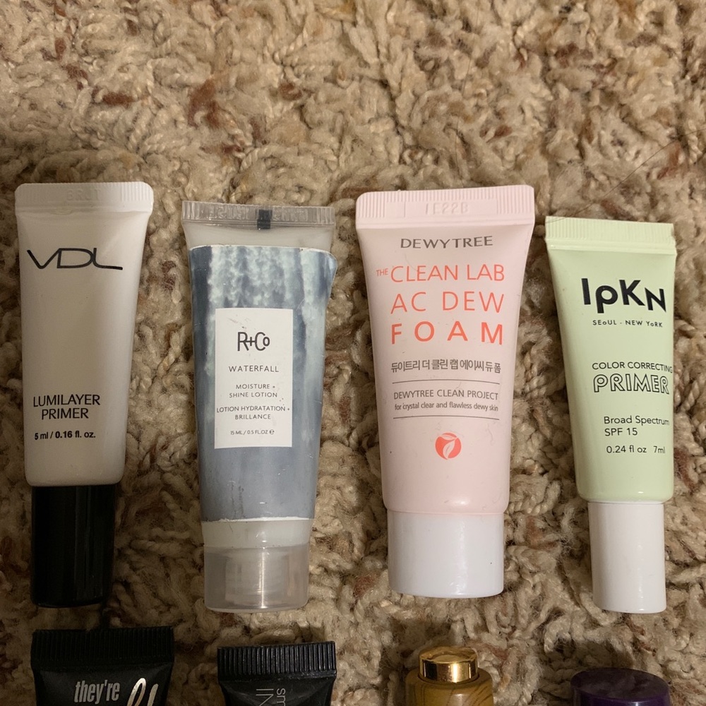 Makeup Bundle - Picture 2 of 4